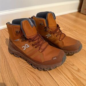 On Running Women’s Cloudrock Waterproof Hiking Boots Size 7.5